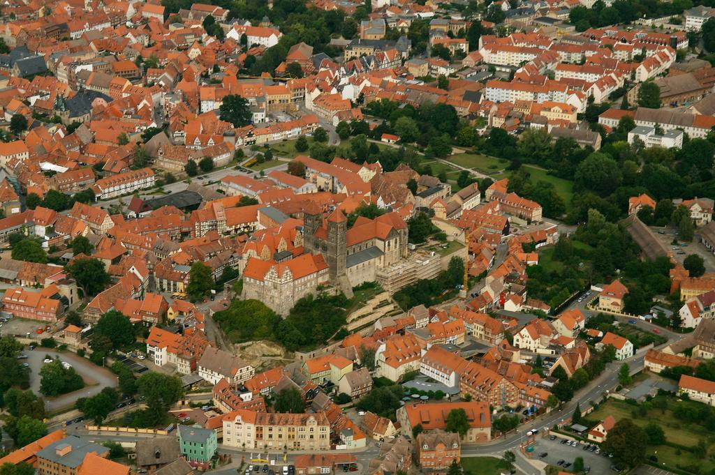 Ferienwohnungen Stobenstrasse เควดลินบวร์ก ภายนอก รูปภาพ